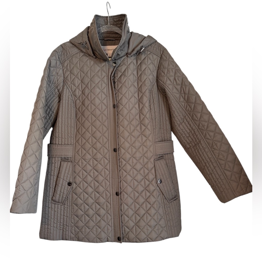Liz Claiborne Quilted Puffer Jacket in Light Gray, Size XL, Zipper, Button, Hood